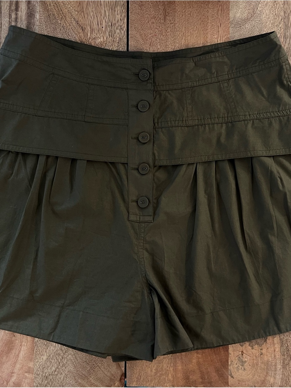Ulla Johnson marleigh poplin green cotton shorts pre-fall 2022 collectio